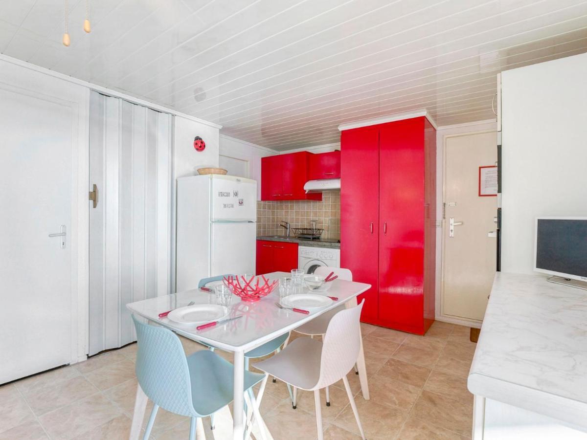 Apartment Les Portes De La Plage By Interhome Грюїссан Екстер'єр фото